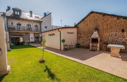 Columbrianos Casa | Casa Rural El Almendro De Maria
