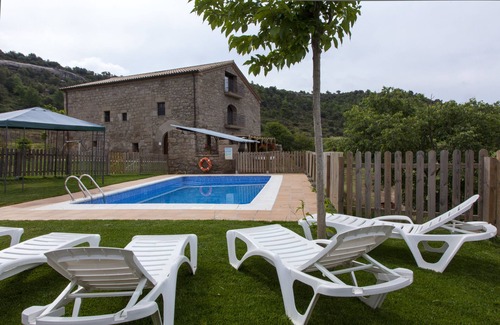 Puigreig Cabaña | Casa Rural con Pista de Padel y Piscina Privada