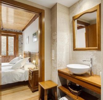 Isaba Casa | Casa Rural Francisco Mayo