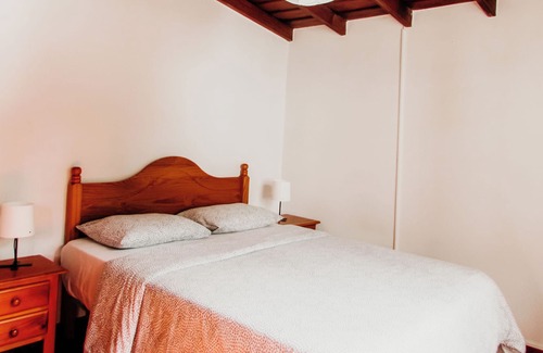 Brena Baja Casa | Casa Rural La Bodega con piscina y jardines ideal para familias y mascotas