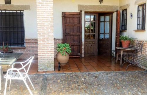 Aldeanueva de Barbarroya Casa | Casa Rural La Era