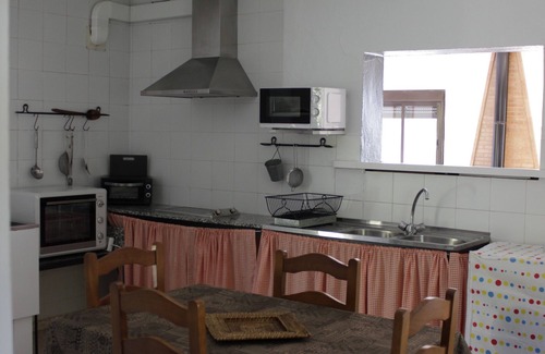 Prado del Rey Chalet De Esquí | Casa Rural La Jaima ideal para familias, grupos de amigos