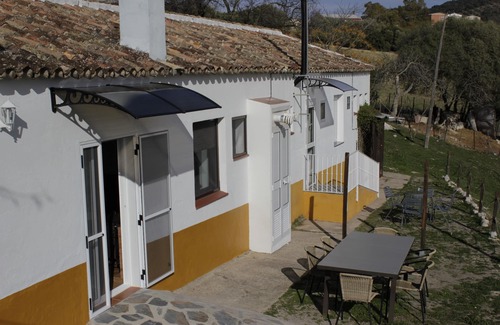 Prado del Rey Chalet De Esquí | Casa Rural La Jaima ideal para familias, grupos de amigos
