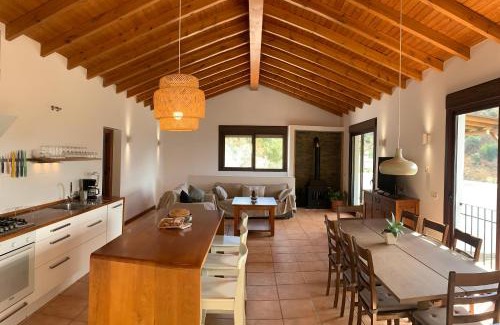Alora Chalet De Esquí | Casa Rural Las Angosturas (Caminito del Rey)
