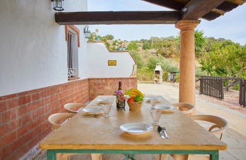 Prado del Rey Casa | Casa Rural " Los Cuatro Olivos"