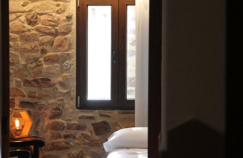Chovar Casa | Casa rural rústica "EL COLMENAR" para parejas, familias o amigos a la montaña