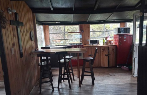 Sesquile Cabina | Casa rural reformada con chimenea, al lado de rutas de senderismo