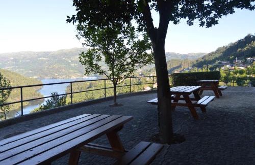 Rio Caldo Casa | Casa São Bernardo de Claraval