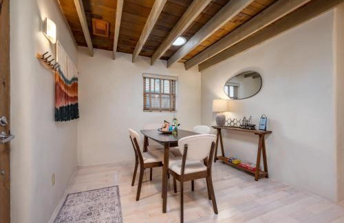 Santa Fe Casa | Casa Saint Francis- King Bed-Patio & Fire Pit -2BR