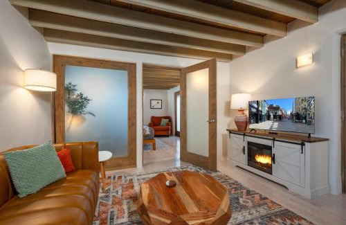 Santa Fe Casa | Casa Saint Francis- King Bed-Patio & Fire Pit -2BR