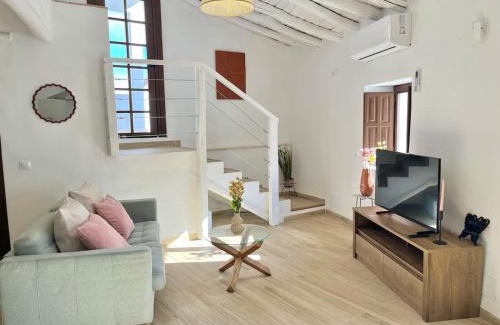 Benadalid Casa | Casa Salome, Alojamiento con terraza y vistas al valle