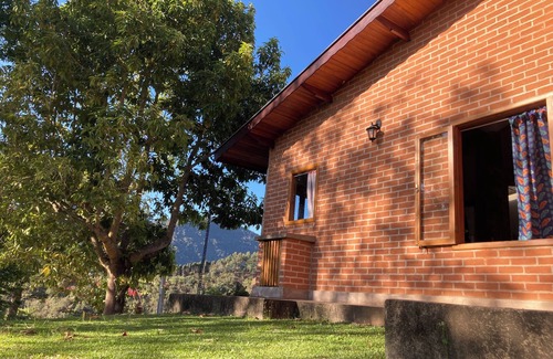 Sao Bento do Sapucai Cabaña | Casa Sambento - Cozy Refuge at the Foot of Pedra do Baú