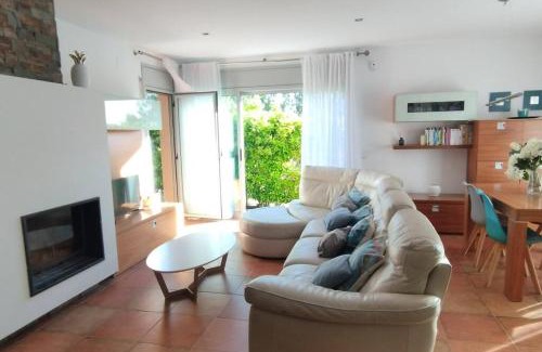 Canaletes Apartamento | Casa Santa Creu - Private family villa in nature