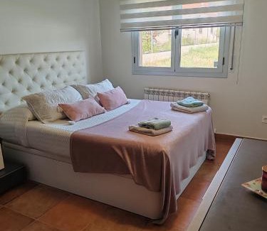 Canaletes Apartamento | Casa Santa Creu - Private family villa in nature