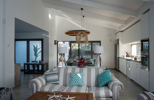 Cabo Roche Villa | Casa Santa Mónica. Casa de playa de diseño, a 500 metros del mar