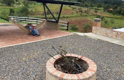 Chiquinquira Cabaña | CASA SANTO DOMINGO, cabaña romántica con vista a la ciudad, 10 min del centro