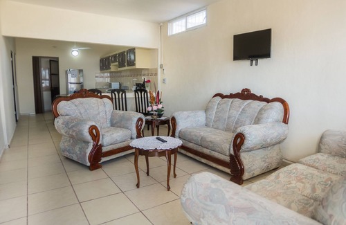 La Paz Apartamento | Casa Santuario: 3 BR home close to malecon 5 mins drive