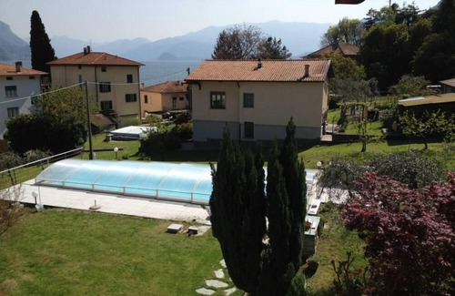 Santa Maria - Rezzonico Apartamento | Casa Silvia - Apartamento con piscina 4 + 1 camas