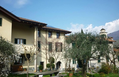 Santa Maria - Rezzonico Apartamento | Casa Silvia - Apartamento con piscina 4 + 1 camas