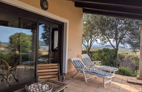 Porto San Paolo Casa | Casa Singola Immersa nel Verde con Vista Mare
