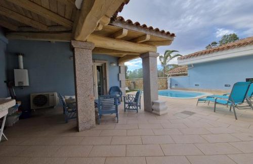 Cala Sinzias Casa | Casa Sinzias con piscina 9 posti letto