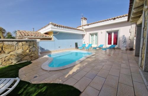 Cala Sinzias Casa | Casa Sinzias con piscina 9 posti letto