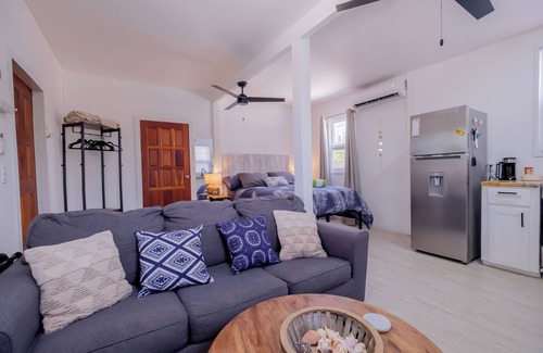 Caye Caulker Apartamento | Casa Sirena Belize - Studio 1 Caye Caulker, Queen Size Bed w/Pool!