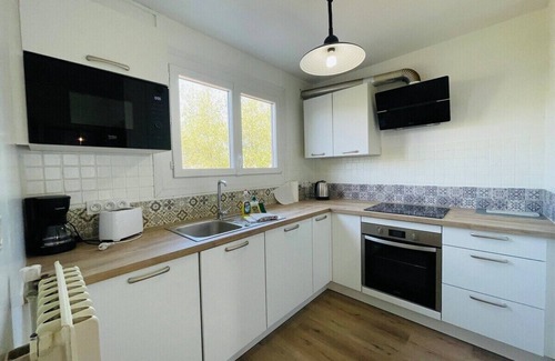 Monplaisir Casa | Casa Spacieuse - 6 bedroom house with garden
