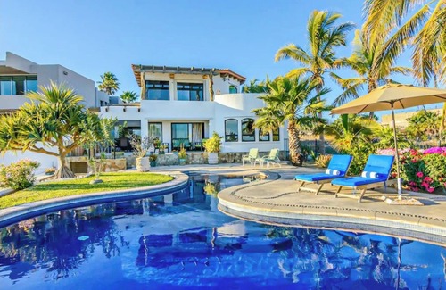 San Jose del Cabo Casa | Casa Sunny Days - home in Private Gated Community w/Private Pool, Hot Tub, A/C