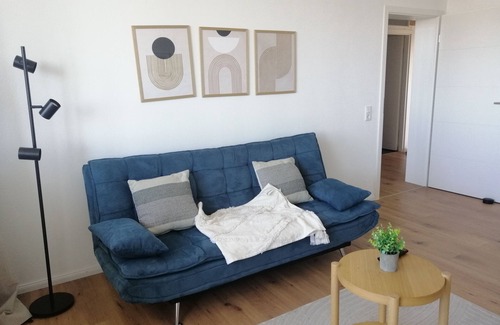 Oberhausen-Sud Apartamento | Casa Sunset, close to the city, top view, 1 min to streetcar and bus