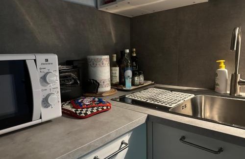 Terni Apartamento | Casa Susanna - delizioso piano terra, centralissimo, superservito, tranquillo, appena fuori ZTL parcheggio libero