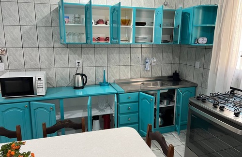Andorinha Casa | Casa Térrea na Rua do Shopping Russi&russi na Meia Praia