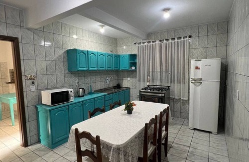 Andorinha Casa | Casa Térrea na Rua do Shopping Russi&russi na Meia Praia