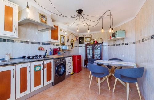Vila do Bispo Apartamento | Casa tempo e amor: a home for two above the rooftops of Vila do Bispo