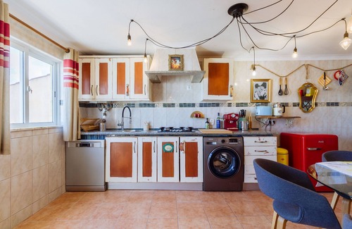 Vila do Bispo Apartamento | Casa tempo e amor: a home for two above the rooftops of Vila do Bispo