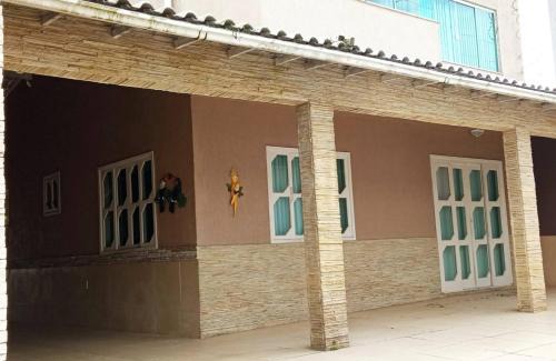 Rio das Ostras Casa | Casa temporada Rio das Ostras - Garagem - Piscina - Wi-fi - Cozinha Completa - Sky e Netflix - Ar condionado