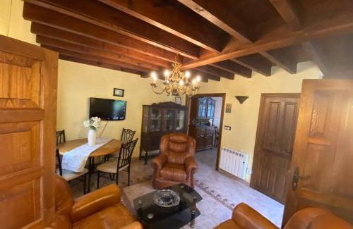 Infiesto Casa | Casa Triana, lugar idóneo para 4 o 6 huéspedes.
