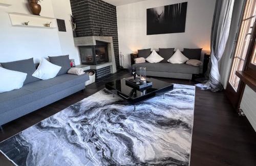 Tujetsch Apartamento | Casa Ucliva - Charming Alpine Apartment Getaway in the Heart of the Swiss Alps