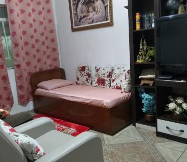 Aparecida Casa | casa vó doca, preço único pela casa inteira,cabem até 10 pessoas ao lado da basilica aparecida