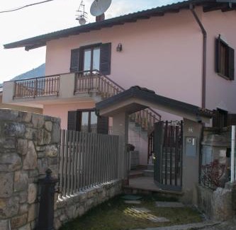 Gazzaniga Casa | casa vacanze al paesello