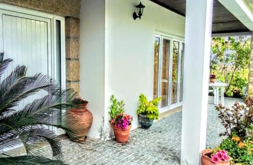Baiao Cama Y Desayuno | Casa Vale do Rio Ovil