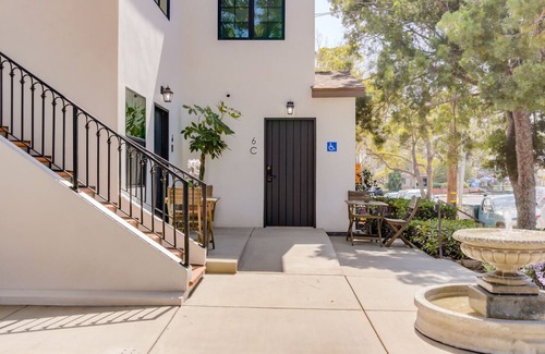 Upper East Apartamento | Casa Valerio Unit 6C-Boutique Suite in Downtown Santa Barbara