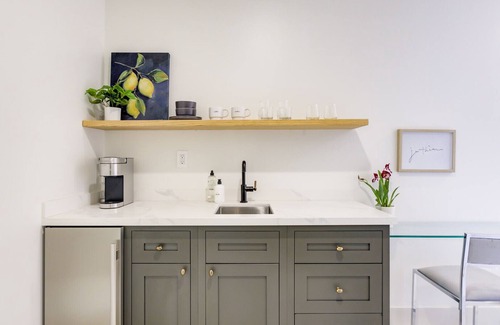 Upper East Apartamento | Casa Valerio Unit 6A-Boutique Suite in Downtown Santa Barbara