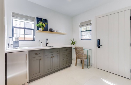 Upper East Apartamento | Casa Valerio Unit 6D-Boutique Suite in Downtown Santa Barbara