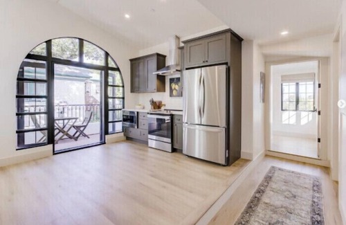 Upper East Apartamento | Casa Valerio Unit #8-Boutique Suite in Downtown Santa Barbara