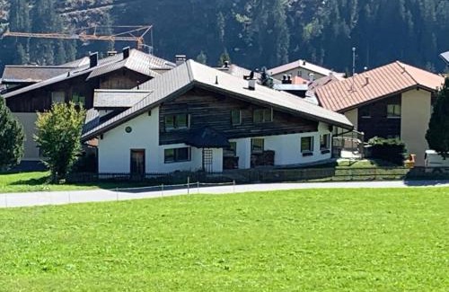 Sedrun Apartamento | Casa Valtgeva