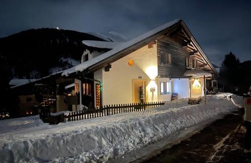 Sedrun Apartamento | Casa Valtgeva