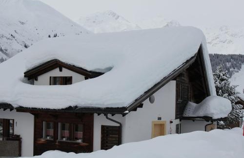 Sedrun Apartamento | Casa Valtgeva