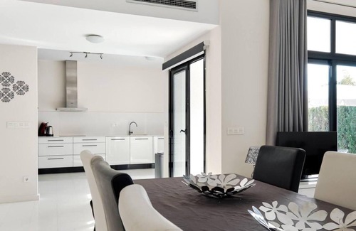 San Fulgencio Villa | Casa van Gelder en San Fugencio / Alicante con aguas calientes