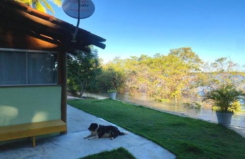 Caravelas Casa | Casa Verde, beira da água com 2 suítes - Mar Doce!